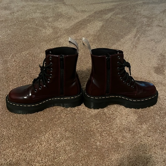 Cherry red Dr. Martens - Picture 4 of 10